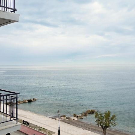 Riviera Hotel Xilókasztro Kültér fotó