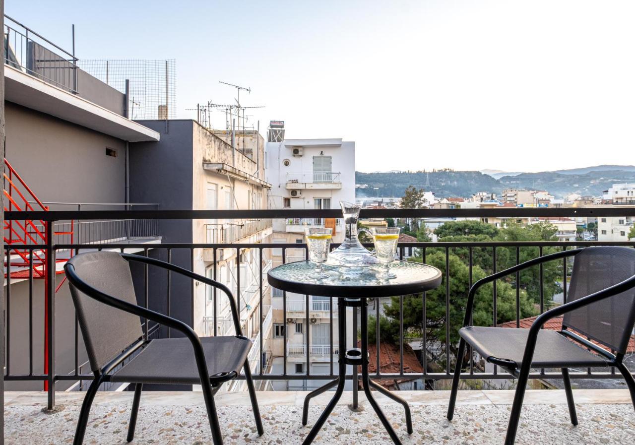 Riviera Hotel Xilókasztro Kültér fotó